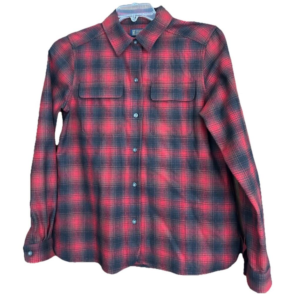 Women’s Pendleton Board Shirt 100% Virgin Wool Sz M Red Ombre Plaid Button Up